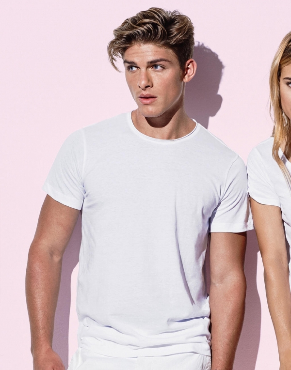 UniformeBucatari.ro - Tricou barman sau ospatar model clasic cu guler modern, de barbat