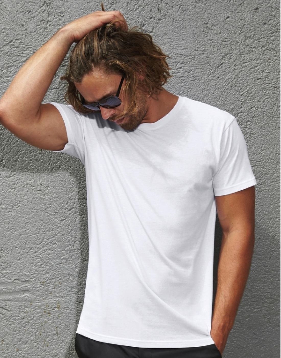 UniformeBucatari.ro - Tricou barman - ospatar, clasic cu guler rotund, model barbat