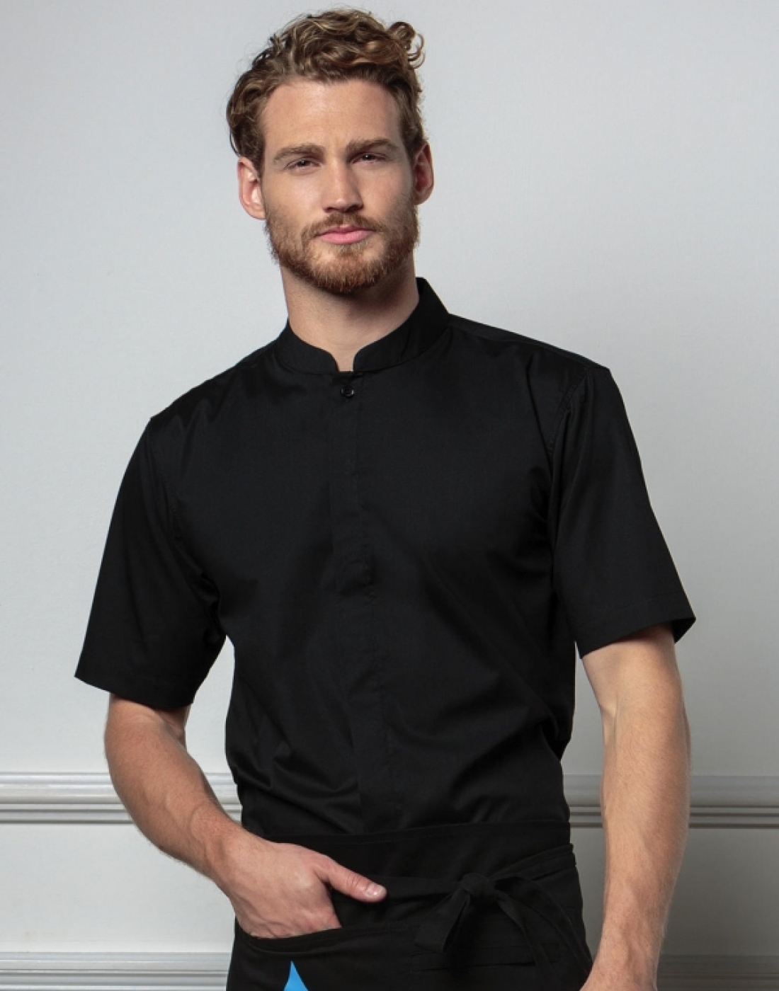 UniformeBucatari.ro - Camasa ospatar sau barman tip tunica cu maneca scurta, model mandarin de barbat