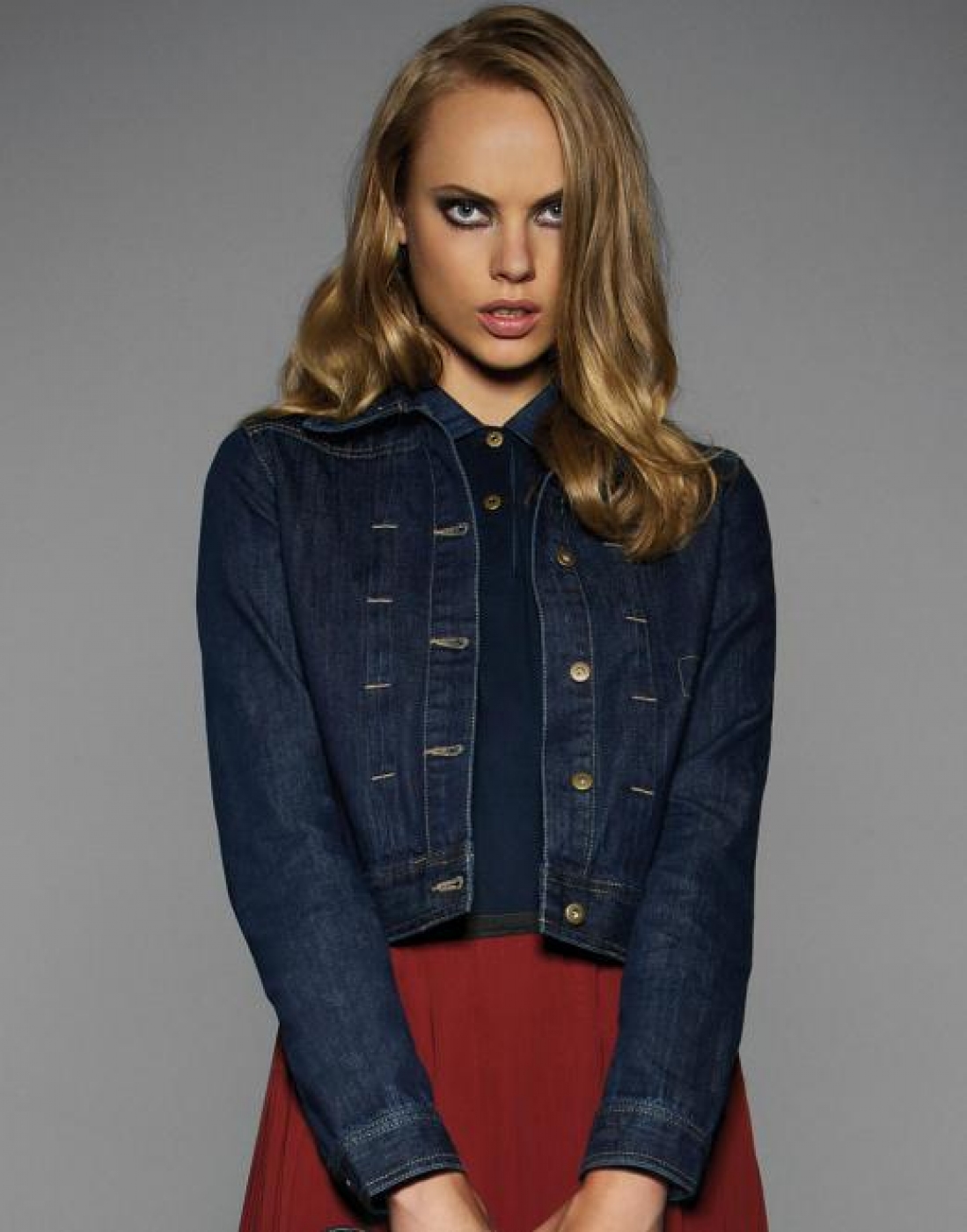 Geaca din denim pentru ospatar sau barman, model dama Geaca din denim pentru ospatar sau barman, model dama