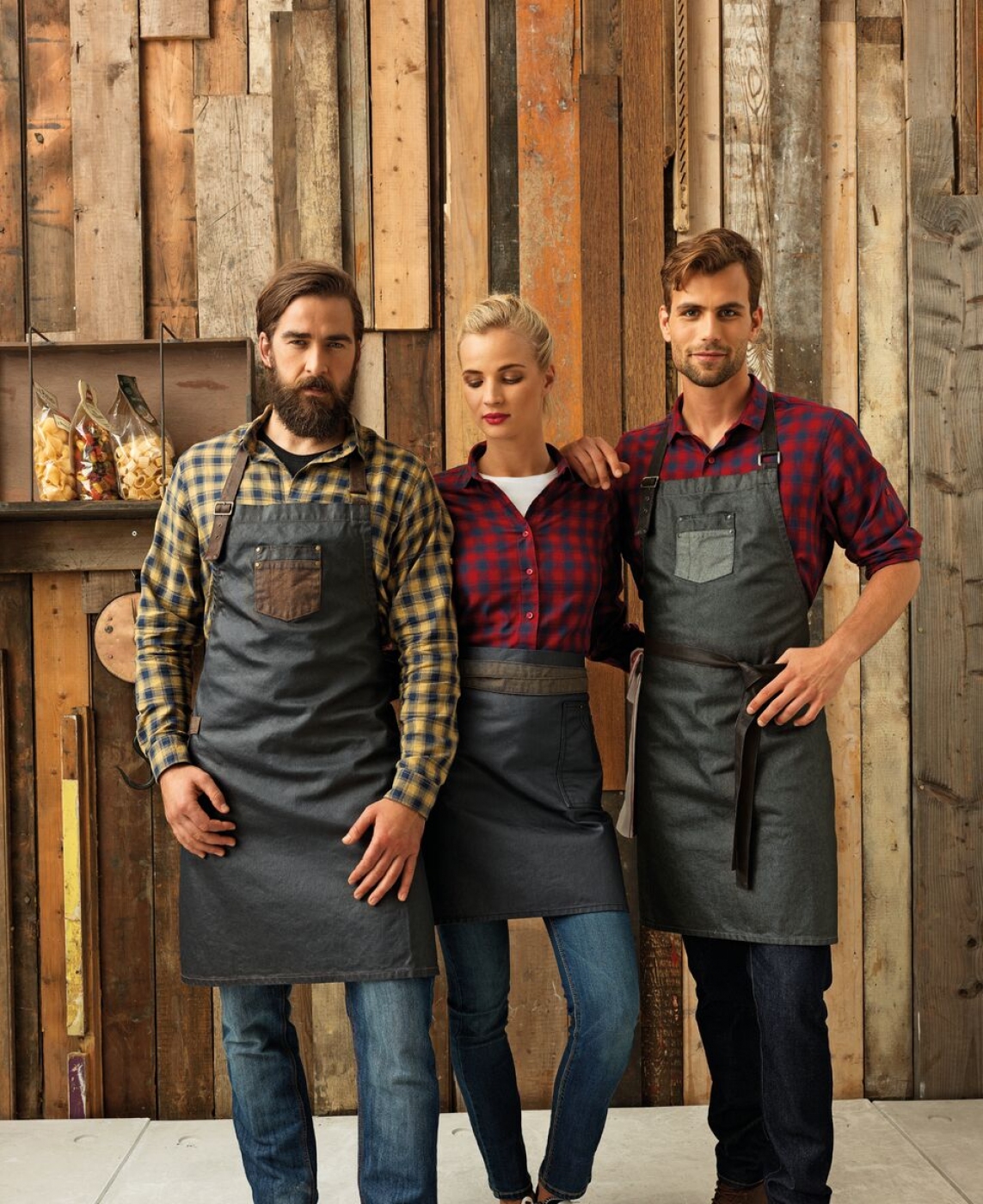 Uniforme Ospatari - Sort impermeabil cu pieptar, jeans cerat, cordon piele si catarame metalice