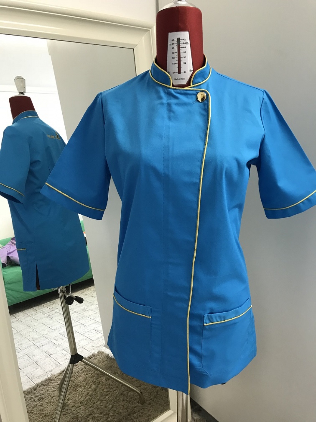 Galerie foto uniforma personalizata medic stomatolog Clinica Art Implant