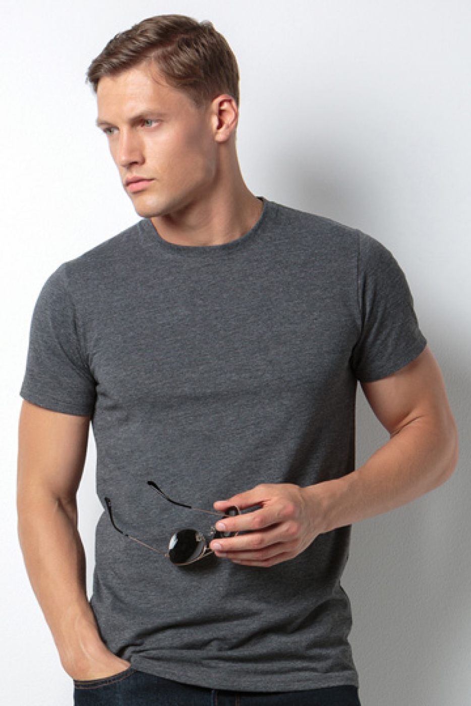 UniformeBucatari.ro - Tricou barman sau ospatar model clasic cu guler rotund, de barbat