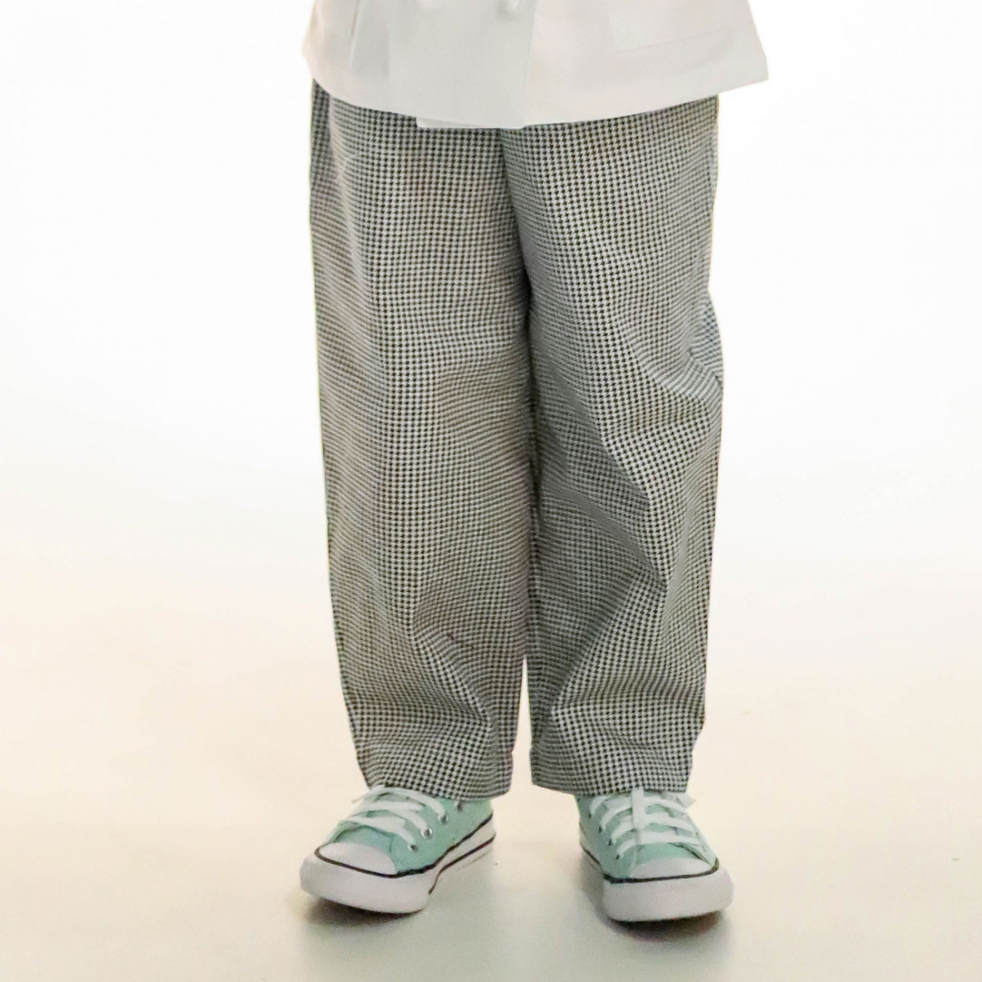 Costume Bucatari Copii  - Pantalon bucatar copil, model clasic cu elastic in talie