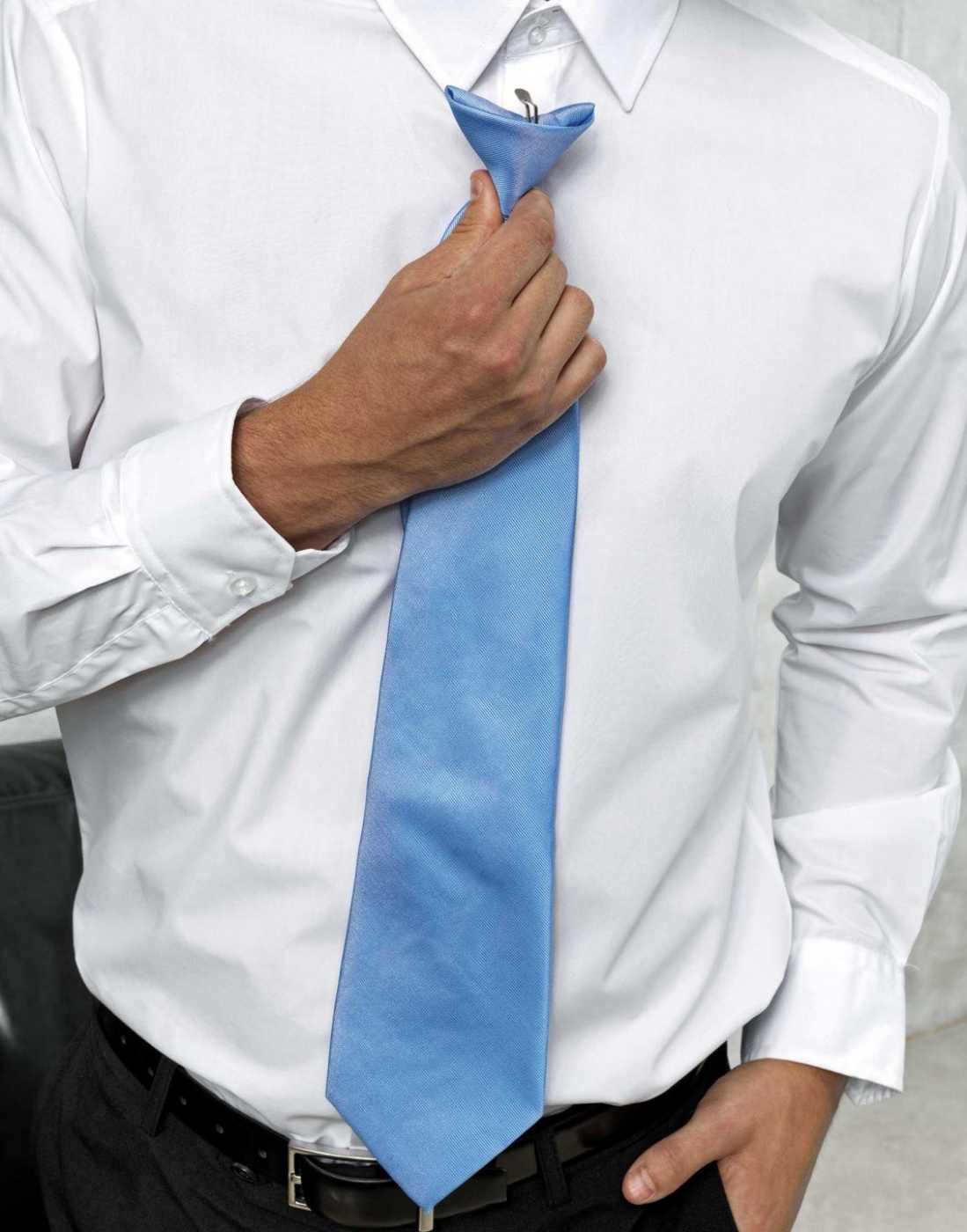 Uniforme Receptioneri - Cravata cu clip din satin mat pentru receptioner hotel