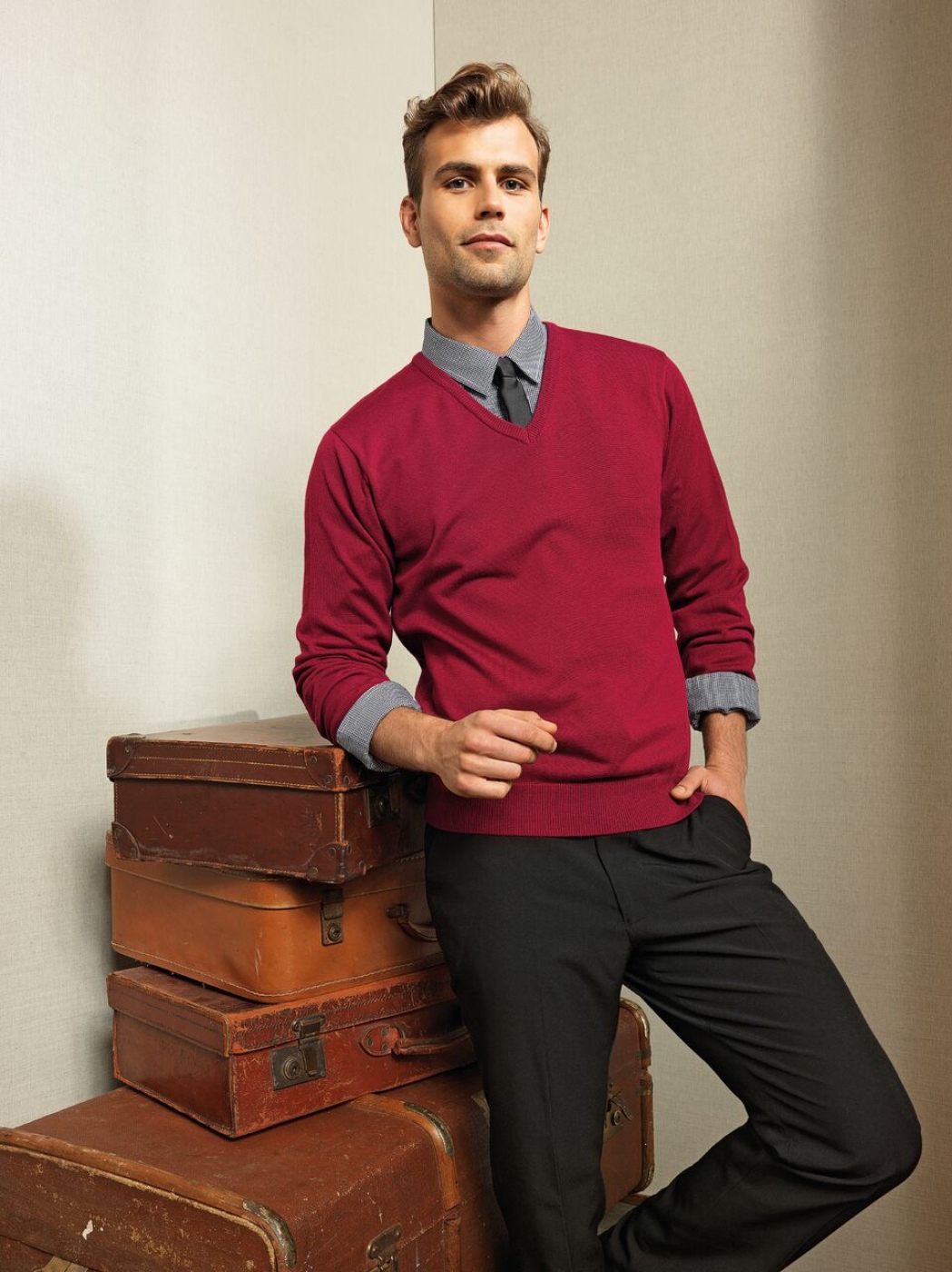 Uniforme receptie hotel - Pulover receptioner, bumbac cu anchio in V, de barbat