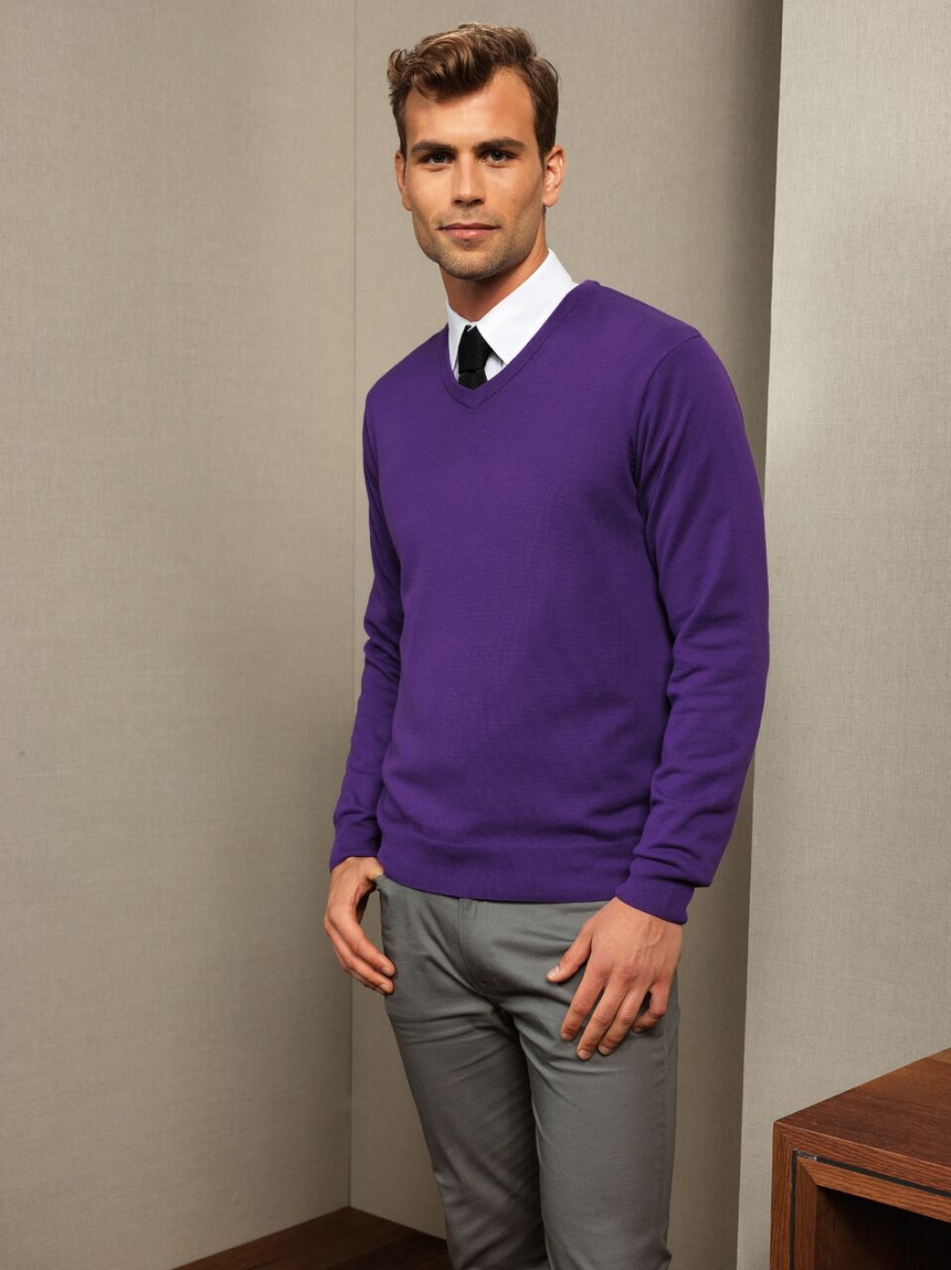 Uniforme receptie hotel - Pulover receptioner, bumbac cu anchio in V, de barbat