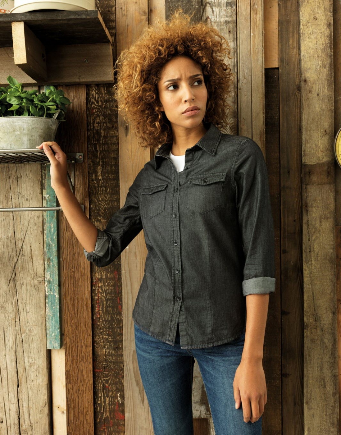 Uniforme Ospatari - Camasa jeans cu maneca lunga si buzunare pe piept, de dama